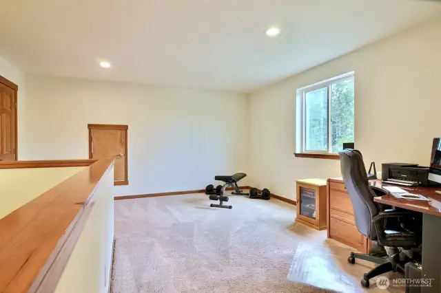 Aside from the bonus room you have this loft space upstairs. Also complete with a large  Storage closet. Crafting space, home office….you name it !
