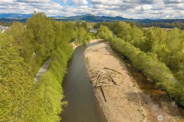 Just minutes from the Puyallup River!
