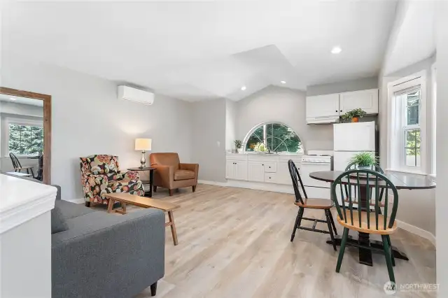 Attached 1 bed/1 bath apartment/ADU with separate entrance.