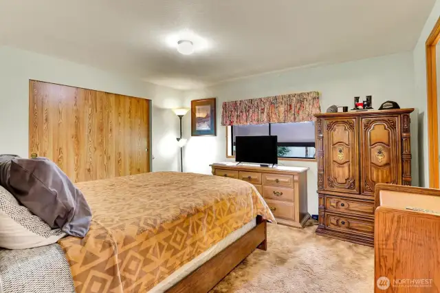 Guest Bedroom.