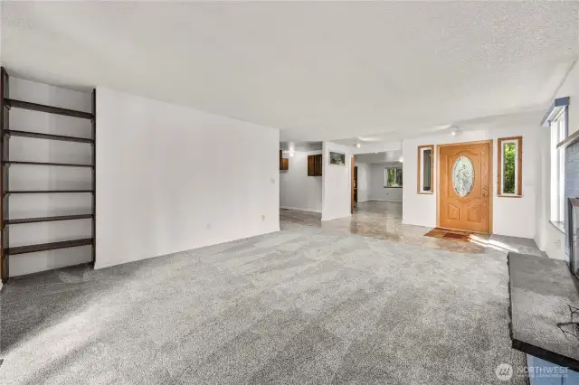 New carpets and fresh paint throughout
