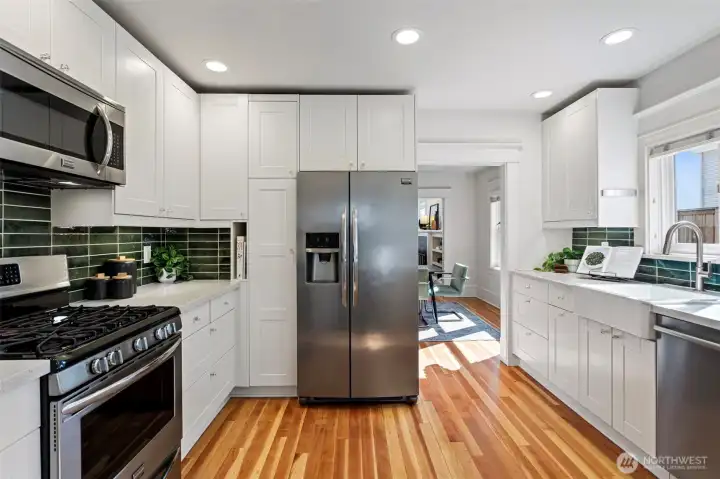 521: Main level, Renovated kitchen with SS appliances