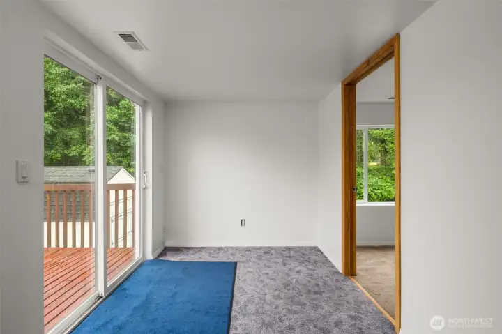 Middle Floor Entry