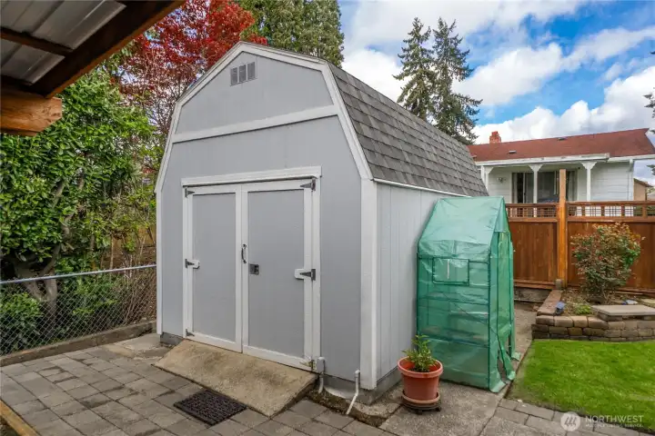 Shed with electrical outlets