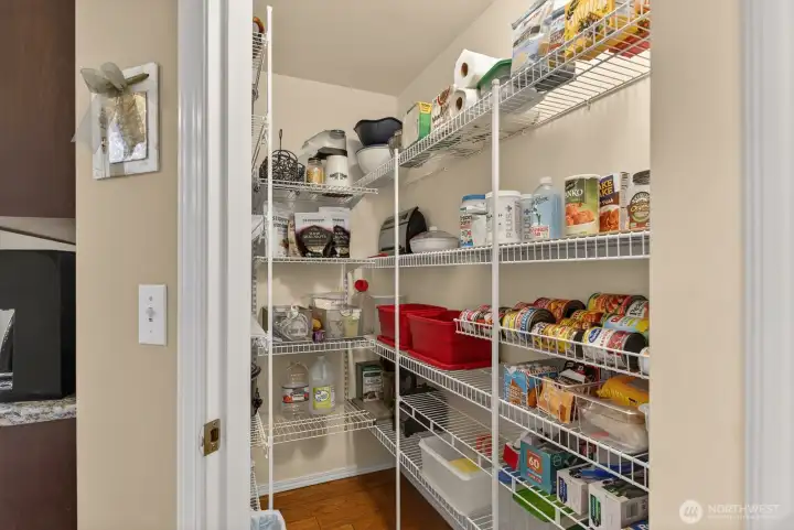 Walk in pantry Walk in pantry