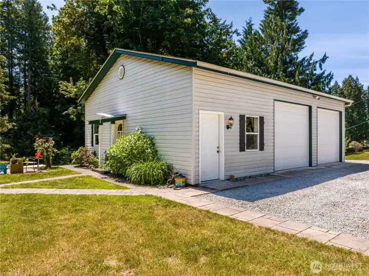 Shop/Garage