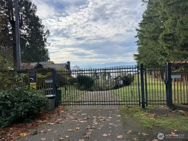 Cliffside Community Beach Access
