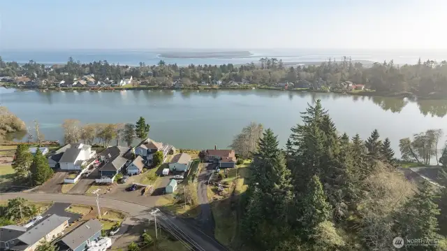 Come live the Lake life!