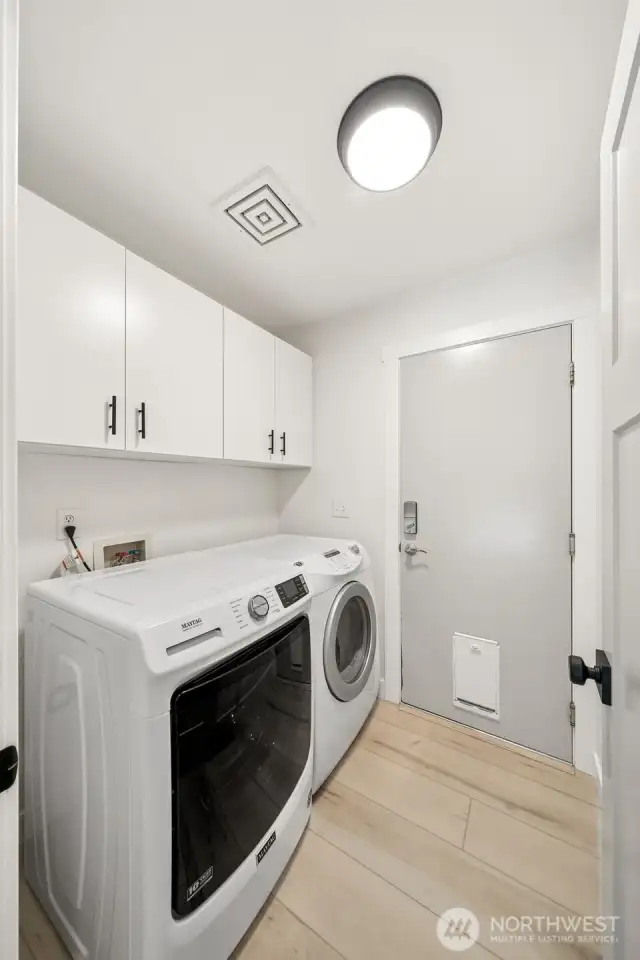 Utility room to garage