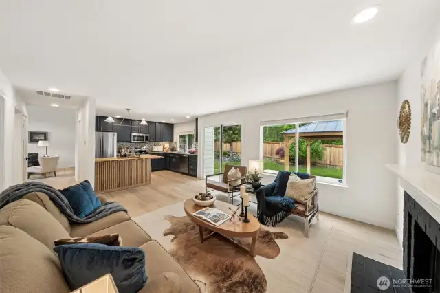 Family room - kitchen - patio