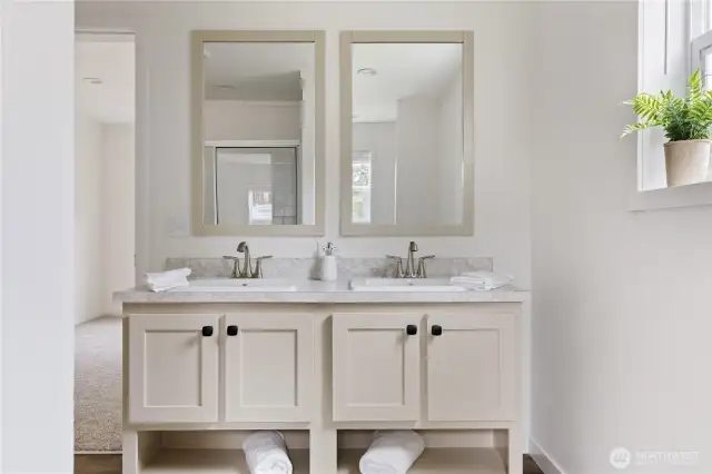 Primary bath has double sinks!!!