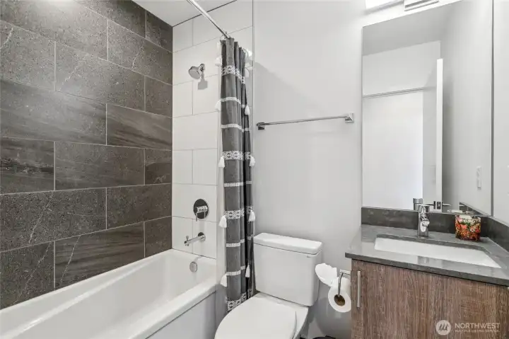 Upper 2nd Full Bath