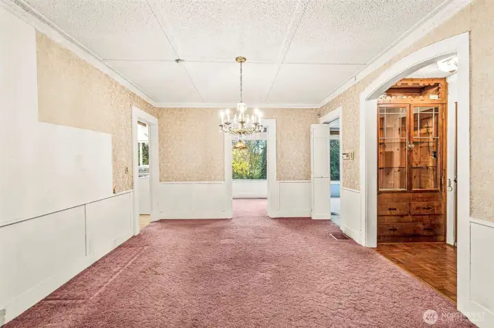 Dining room has a seat for all!