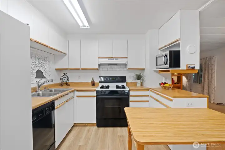 Bright kitchen offering plenty of room for all your cooking needs