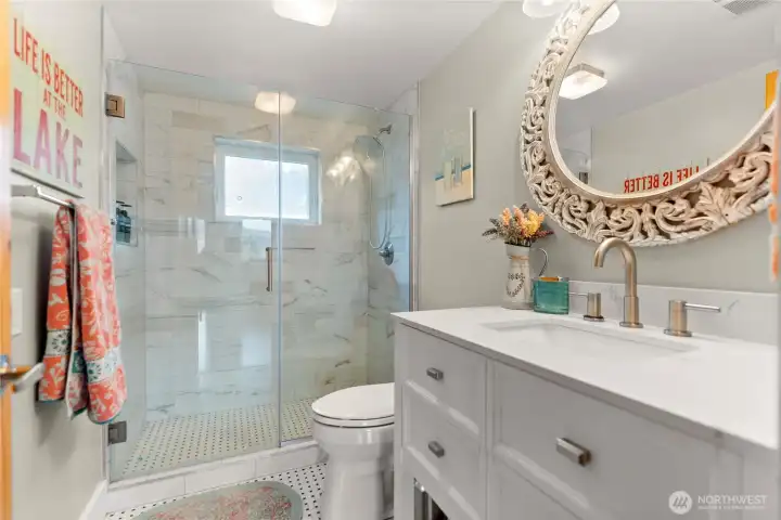 Bathroom 2 (hallway)