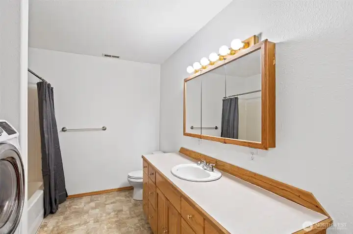 Downstairs Full Bath