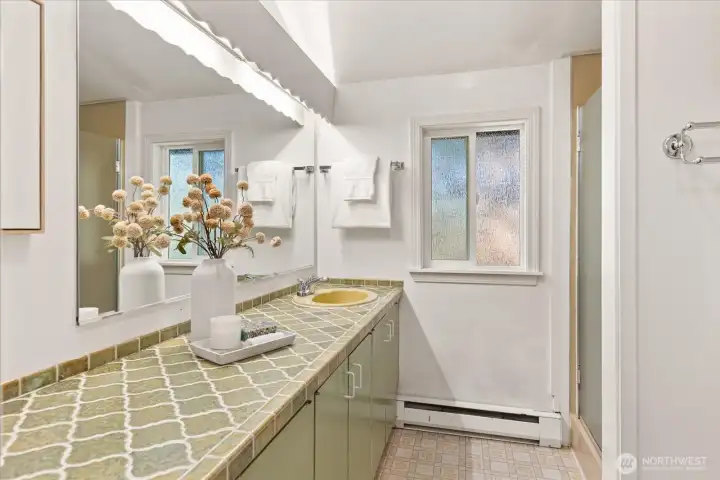 Primary 3/4 bathroom