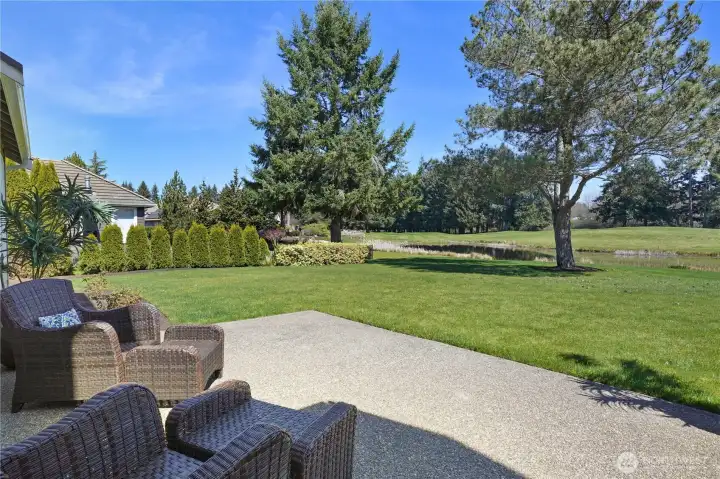 HUGE PATIO & GRASSY YARD---- Pond & Hole #2 Fairway (No Golf Carts back here!!!!)