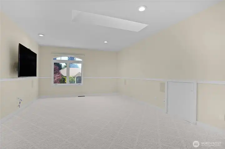 HUGE GREAT ROOM with Skylights!