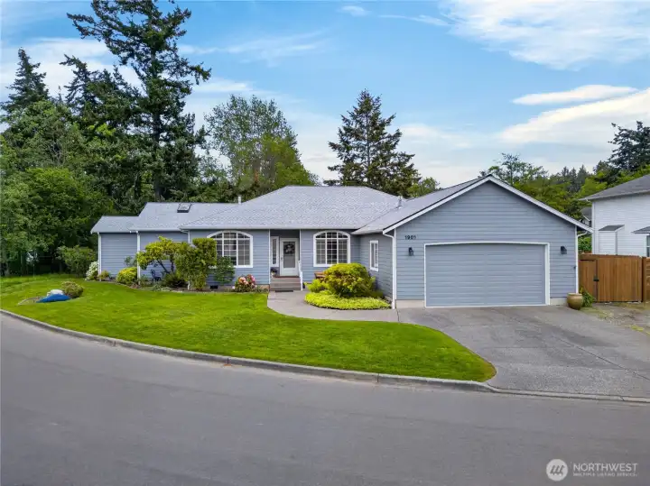 This home has fantastic "Street Appeal" in the desirable Copper Pond neighborhood! Well maintained inside and out. There's shop in the large garage. Behind that fenced side yard are raised flower beds.