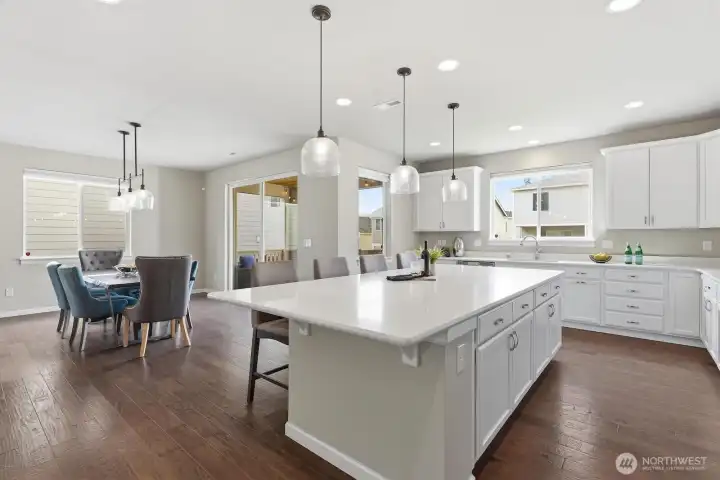 HUGE kitchen island seats 4-6