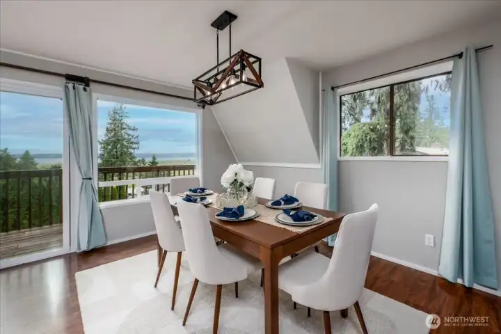 Dine in the ultimate of luxury while being transported by the fresh breeze off the water