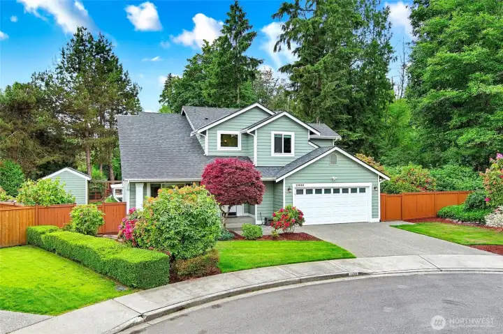 Fantastic culdesac location with mature landscaping Fantastic culdesac location with mature landscaping