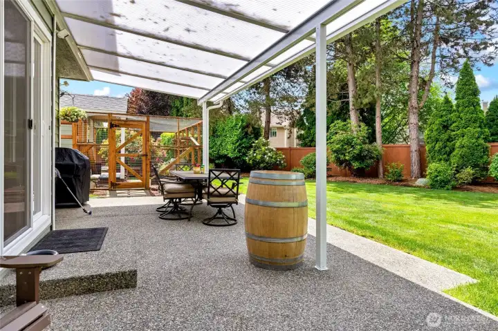 Huge, extend patio is covered and offers plenty of room for entertaining Huge, extend patio is covered and offers plenty of room for entertaining