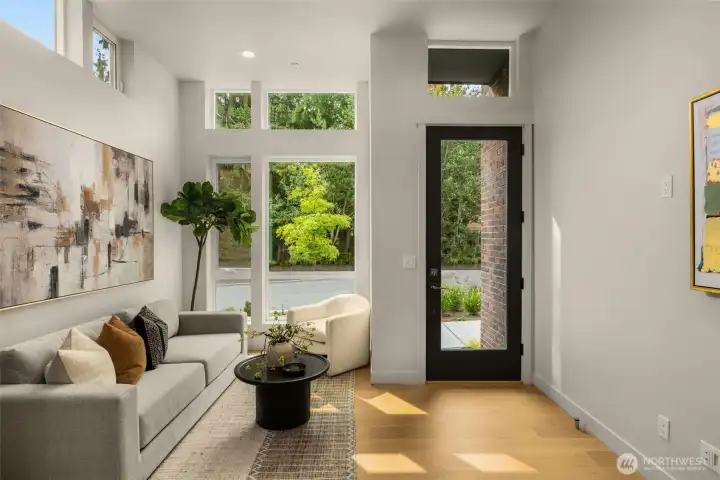 Storefront opportunity— doubles as a flexible living space Storefront opportunity— doubles as a flexible living space
