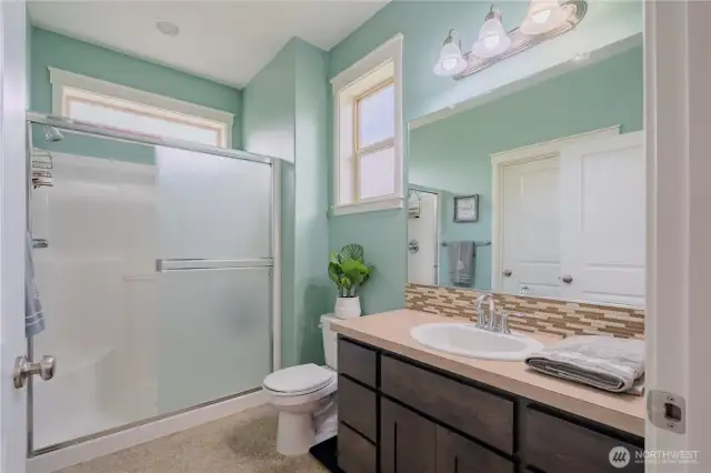 Main Level Primary Bath