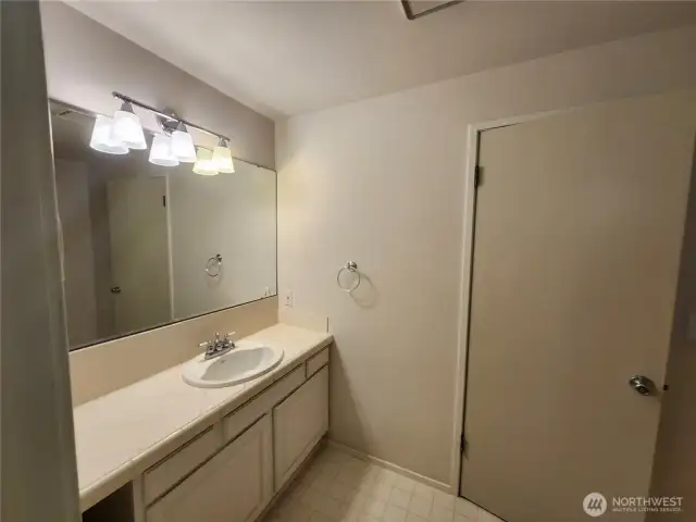 2nd Bathroom