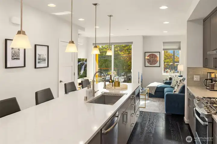 Gourmet kitchen with gas cooking and stainless appliances