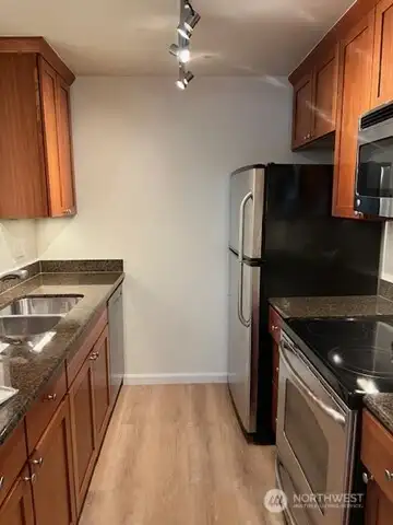 Cherry Cabinets, Granite & Stainless Steel Appliances
