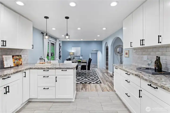 Lots of counter & cupboard space!