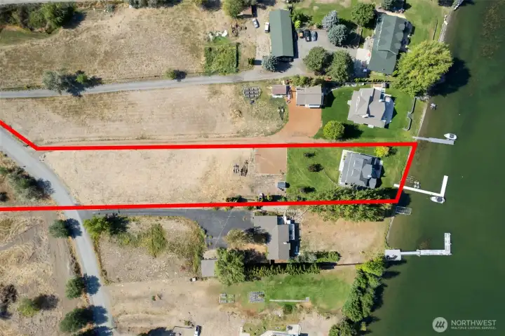 Boundary Line - Plenty of room for shop or carriage house