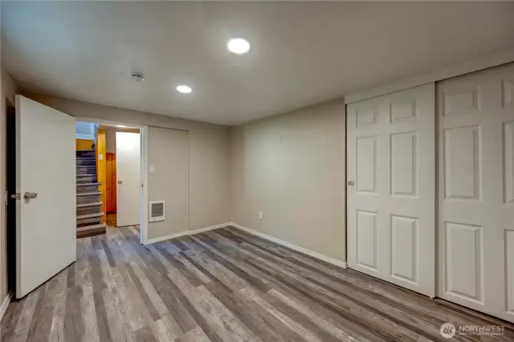 2nd bedroom