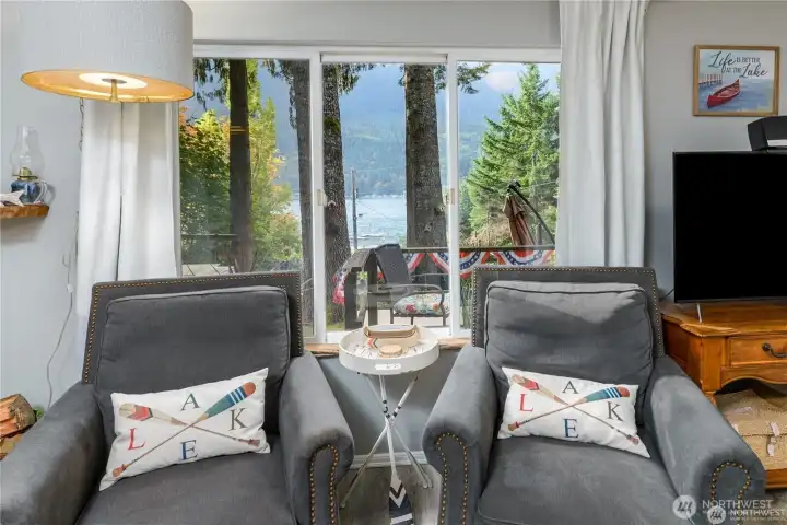 Lake views from the entrance/living space