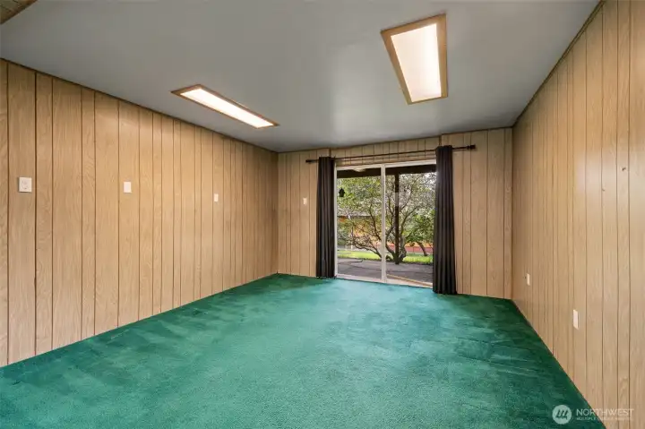 Full Rec. room with slider out to back yard