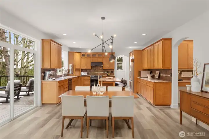 Kitchen eating area