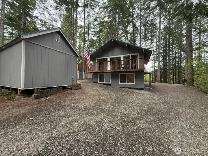 Everything you need is here for perfect cabin-living!