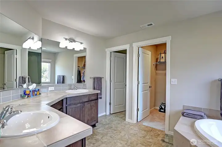 Primary en suite