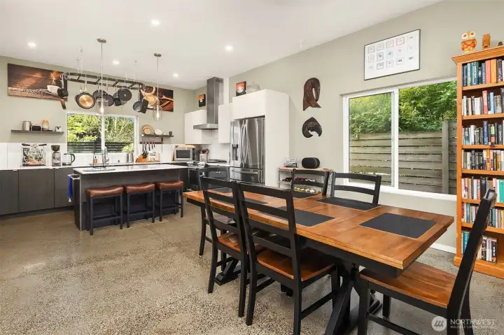 dining/kitchen