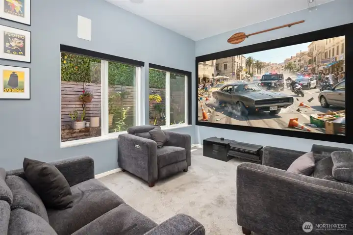 theater room/fourth bedroom