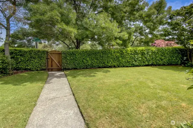 The well established Laurel hedge provides incredible privacy.