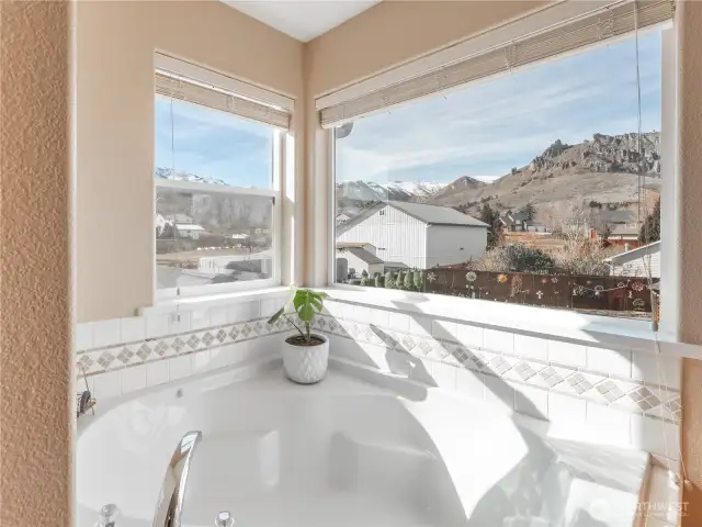 Primary bath with view of Saddlerock