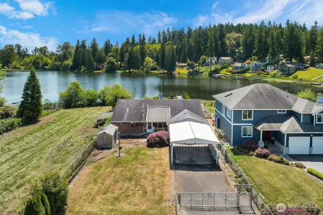 Waterfront hom