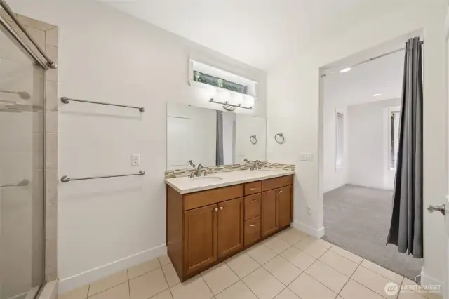 Another view of the primary bath