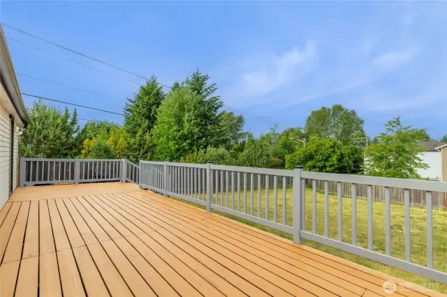 Huge back deck for all your summer entertainment