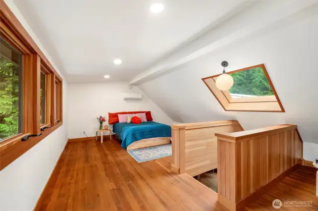 Upstairs bedroom loft