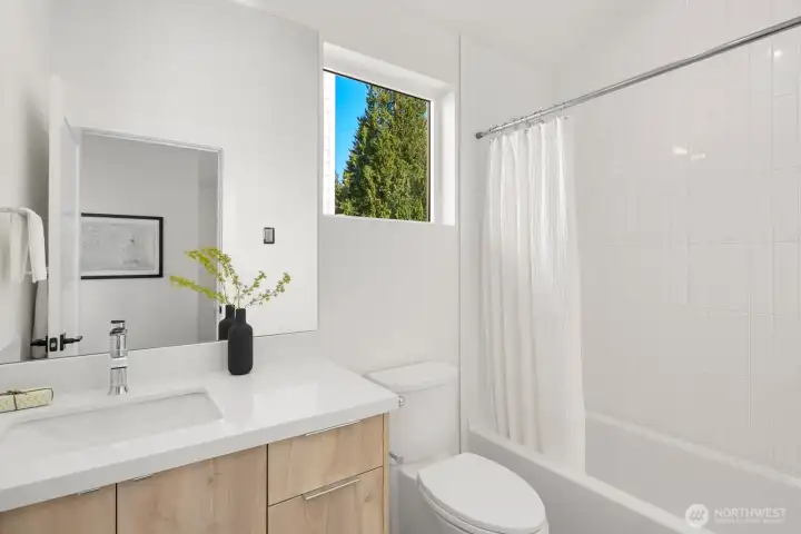 The carriage house has a full bath!